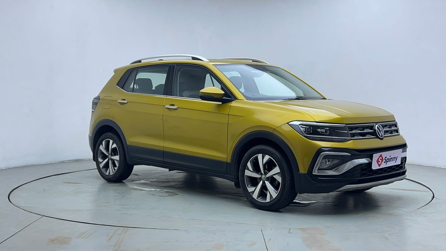 Used 2022 Volkswagen Taigun Topline 1.0 TSI MT Petrol Manual exterior RIGHT FRONT CORNER VIEW