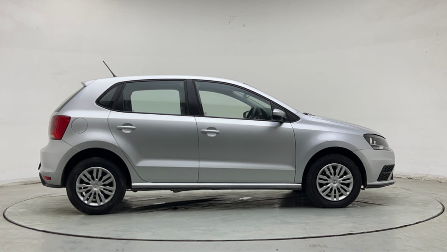 Used 2022 Volkswagen Polo Trendline 1.0L MPI Petrol Manual exterior RIGHT SIDE VIEW