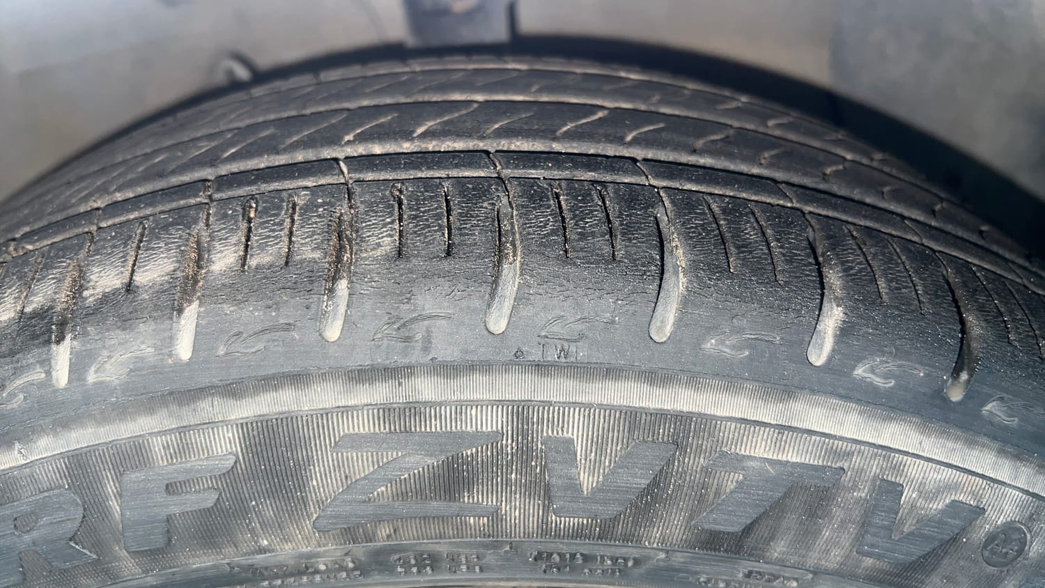 Used 2023 Hyundai Grand i10 Nios Sportz 1.2 Kappa VTVT Petrol Manual tyres RIGHT FRONT TYRE TREAD VIEW