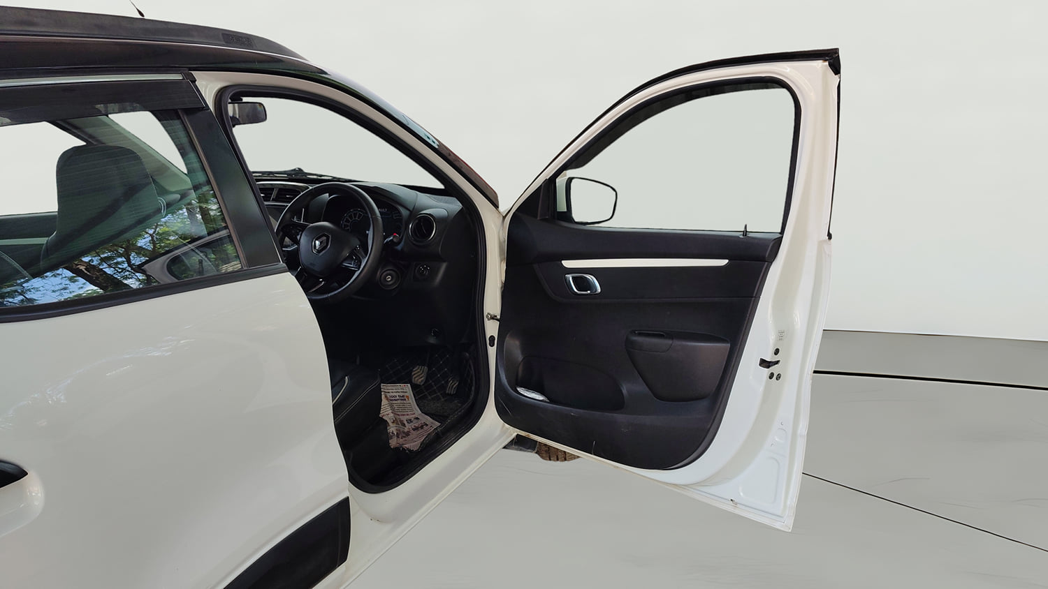 Used 2024 Renault Kwid CLIMBER 1.0 AMT Dual Tone Petrol Automatic interior RIGHT SIDE FRONT DOOR CABIN VIEW