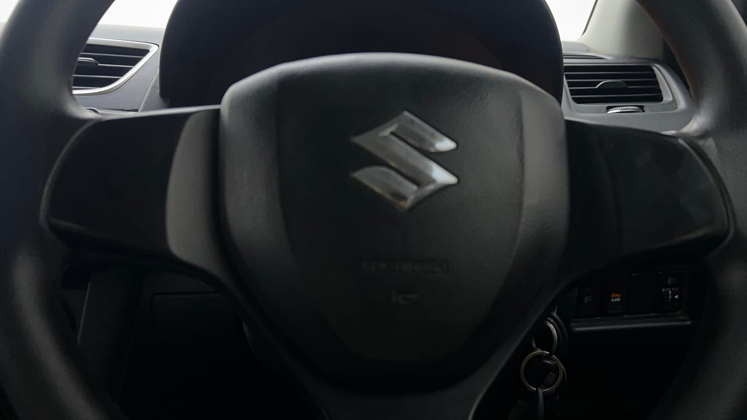 Used 2017 Maruti Suzuki Swift Lxi (O) Petrol Manual top_features Airbags