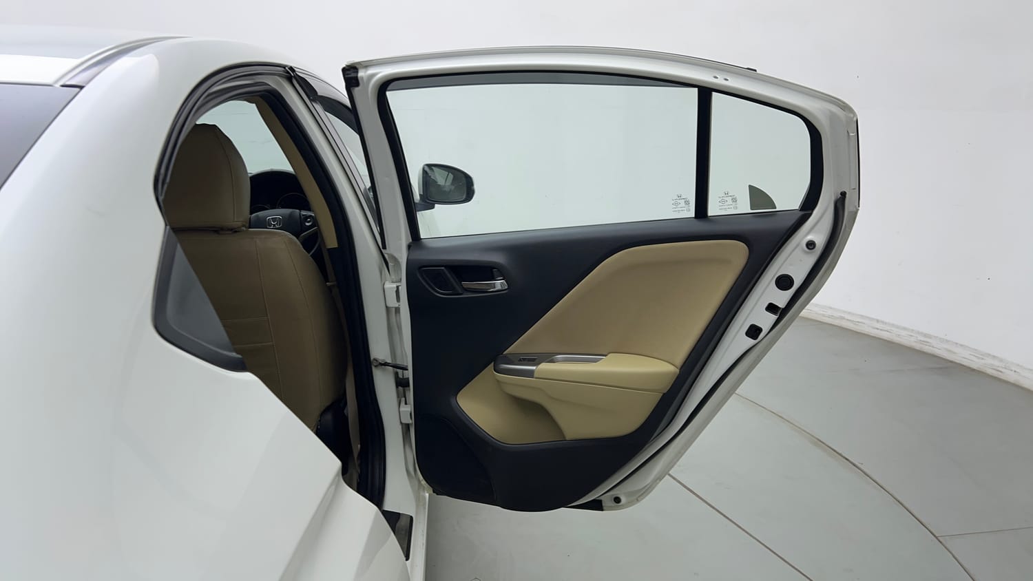 Used 2015 Honda City V Petrol Manual interior RIGHT REAR DOOR OPEN VIEW