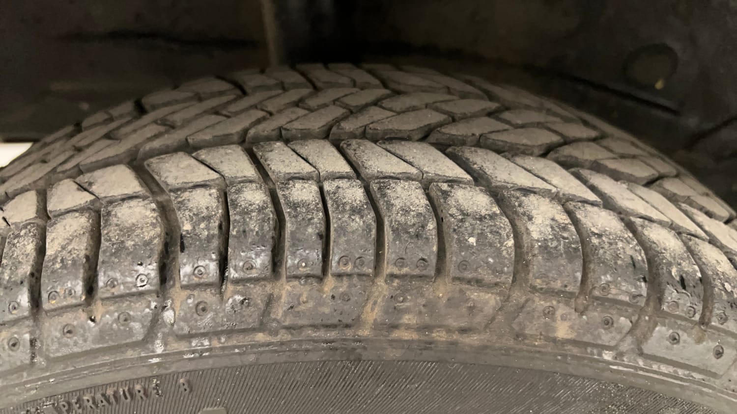 Used 2013 Toyota Etios Liva G Petrol Manual tyres RIGHT REAR TYRE TREAD VIEW