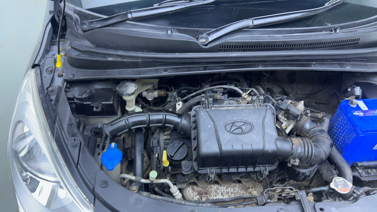 Used 2014 Hyundai i10 Sportz 1.1 iRDE2 Petrol Manual engine ENGINE RIGHT SIDE VIEW