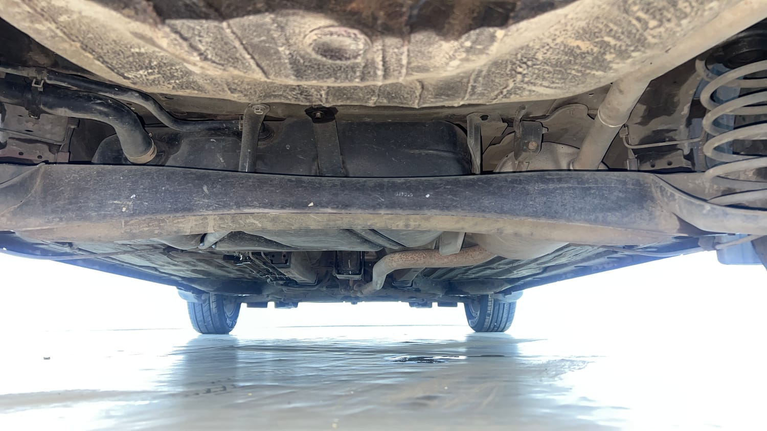 Used 2019 Honda Amaze 1.2 VX CVT Petrol Petrol Automatic extra REAR UNDERBODY VIEW (TAKEN FROM REAR)