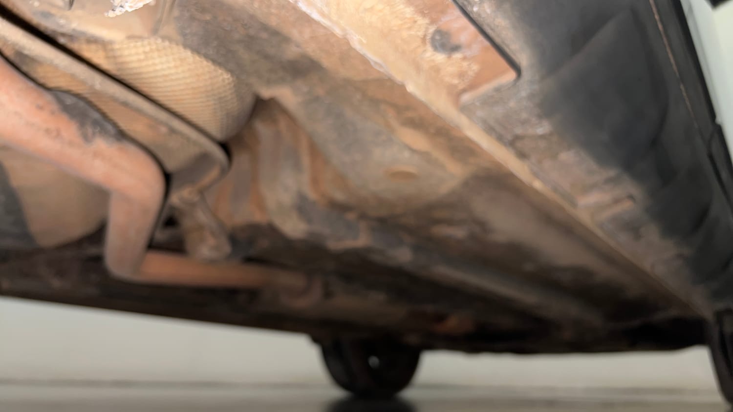Used 2020 Hyundai Venue SX 1.0 Turbo Petrol Manual extra REAR RIGHT UNDERBODY VIEW