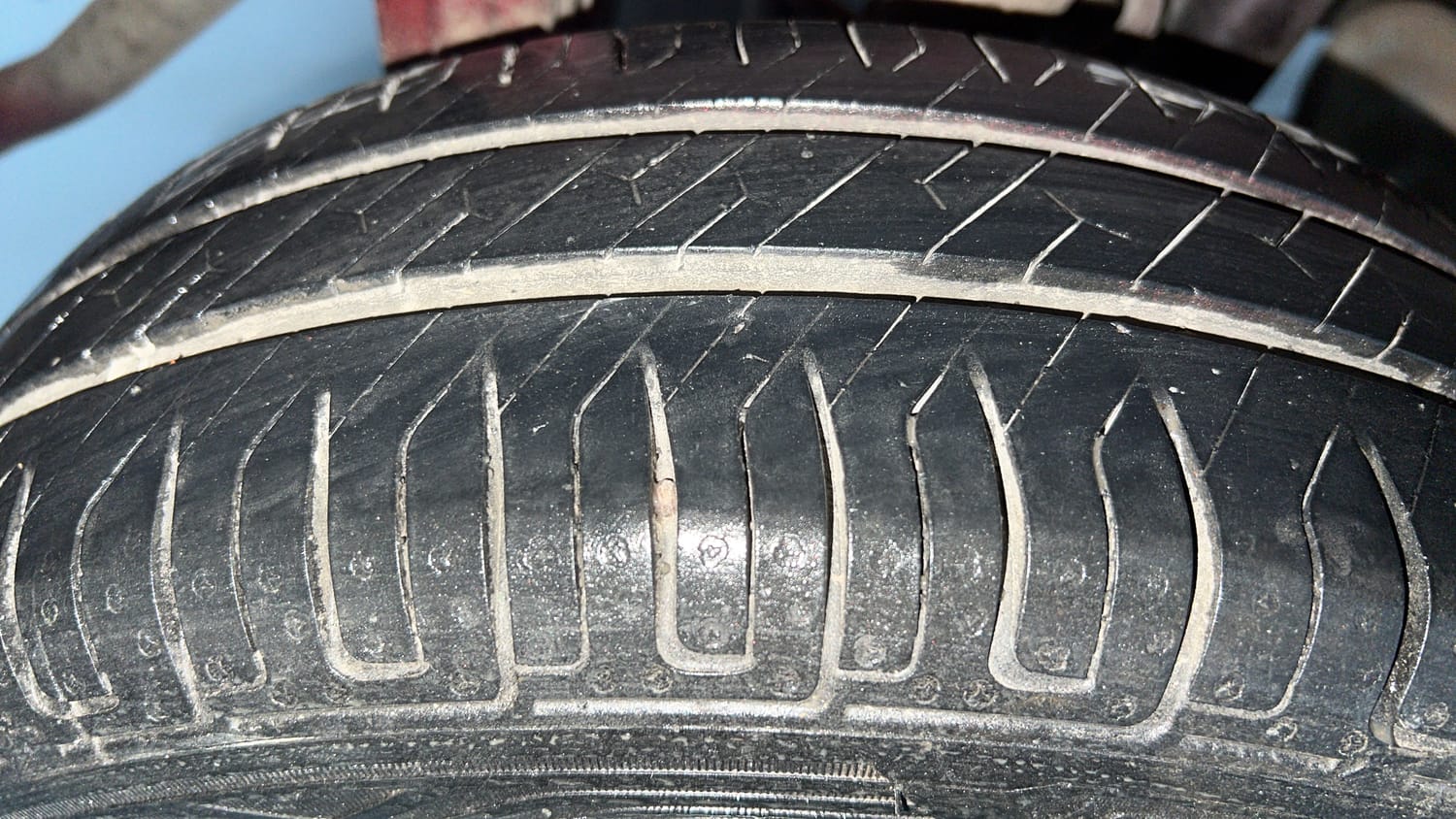 Used 2017 Maruti Suzuki Alto K10 VXi AMT Petrol Automatic tyres RIGHT REAR TYRE TREAD VIEW