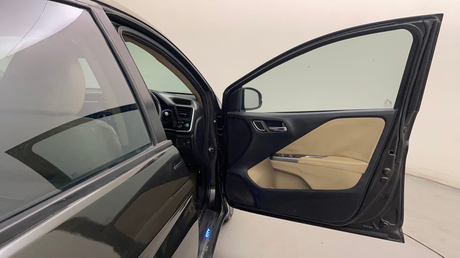 Used 2019 Honda City ZX CVT Petrol Petrol Automatic interior RIGHT FRONT DOOR OPEN VIEW