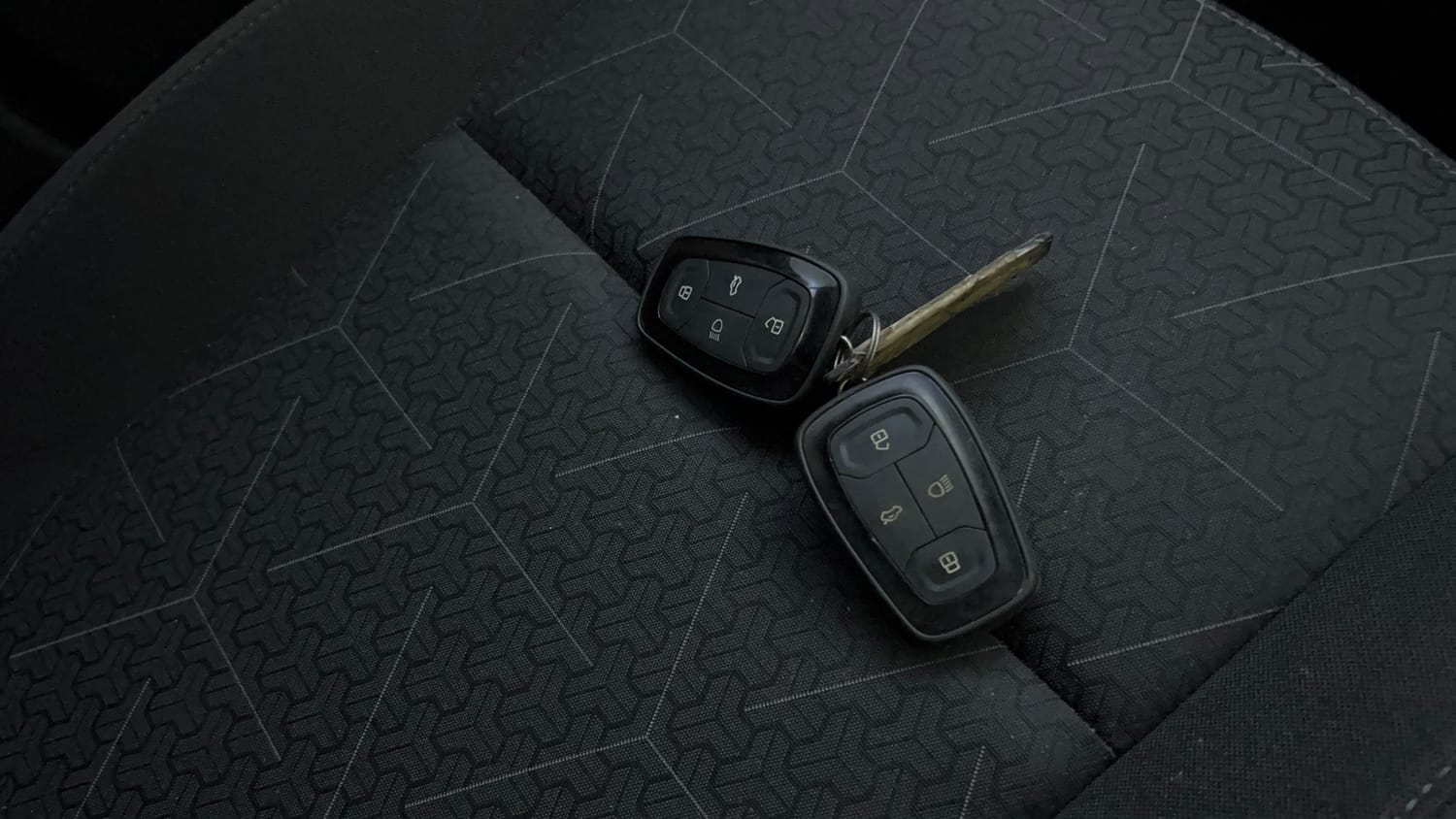 Used 2026 Tata Punch Creative Dual Tone AMT Sunroof Petrol Automatic extra CAR KEY VIEW