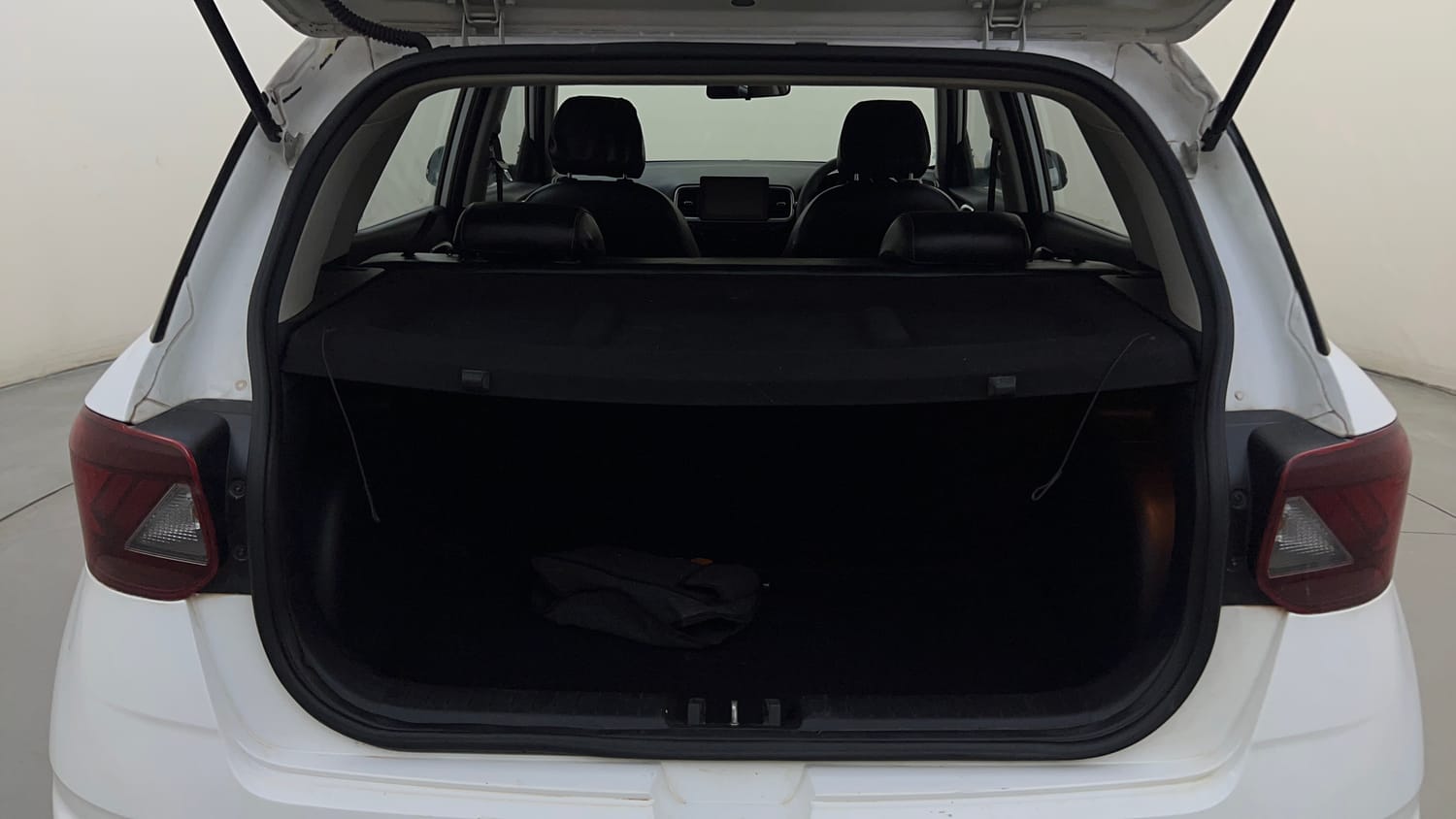 Used 2020 Hyundai Venue SX 1.0 Turbo Petrol Manual interior DICKY INSIDE VIEW