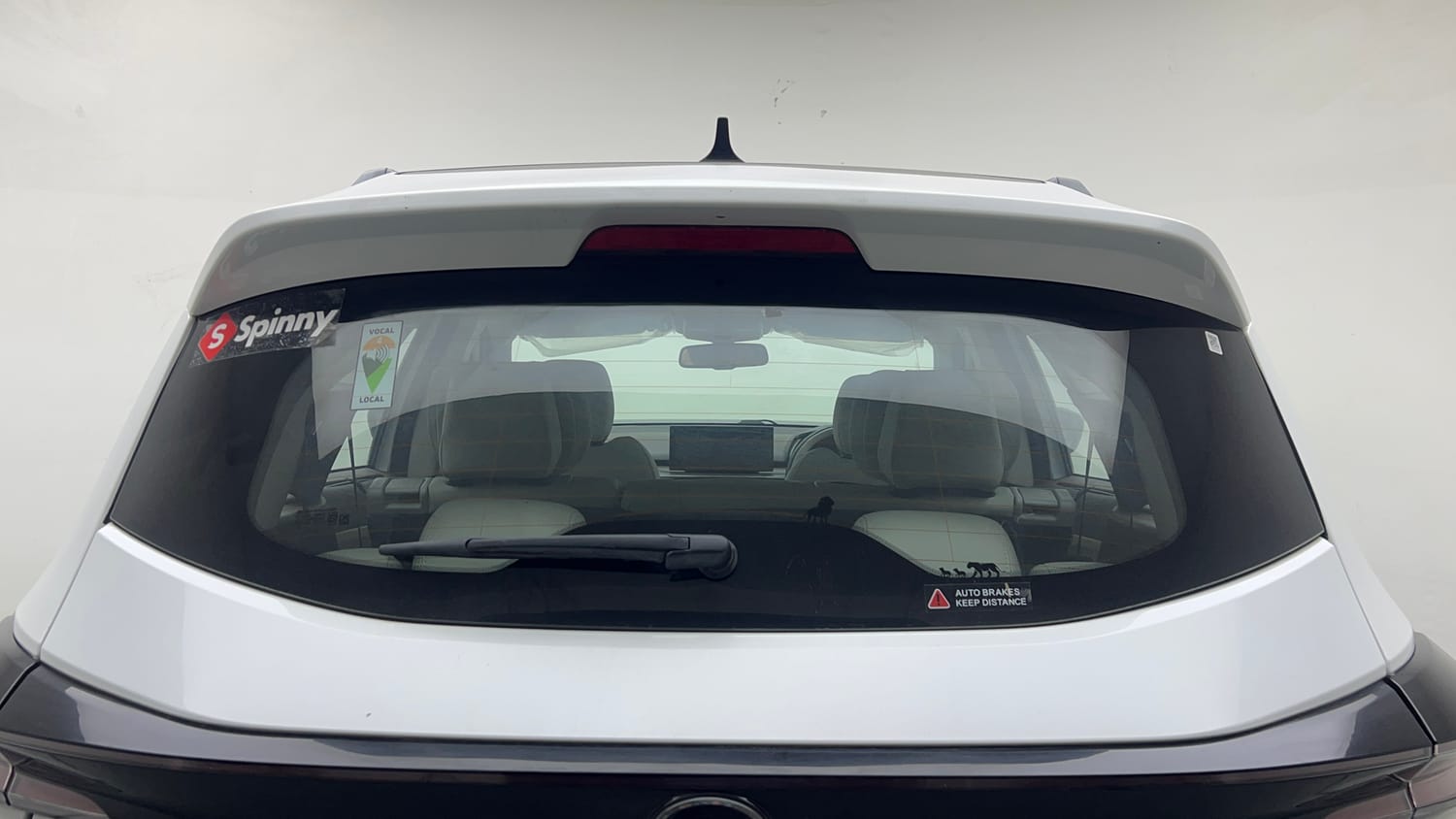 Used 2026 Tata Safari Accomplished X Automatic Petrol Automatic exterior BACK WINDSHIELD VIEW