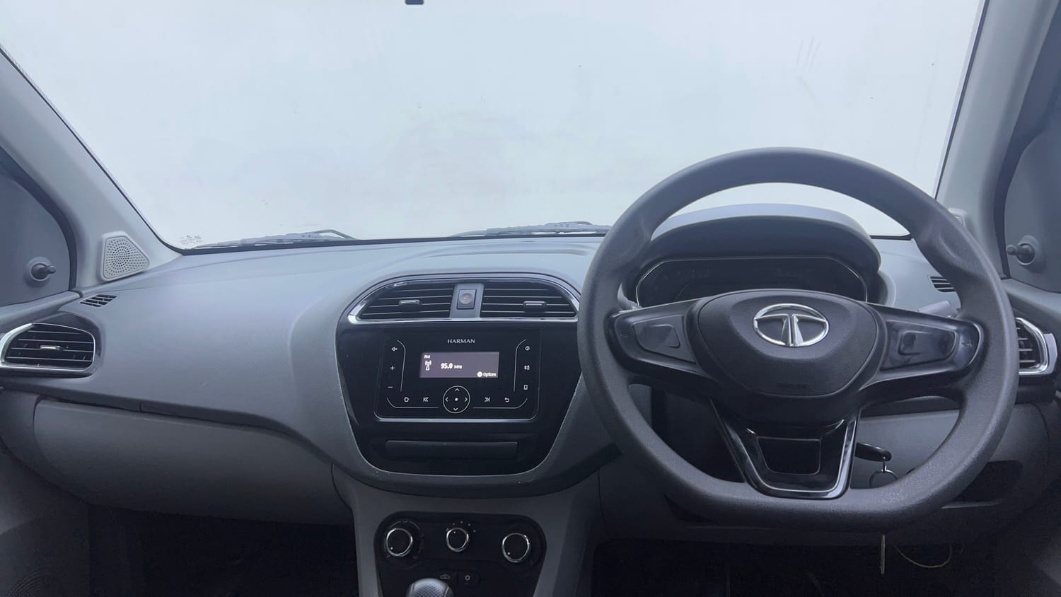 Used 2022 Tata Tigor XMA Petrol Automatic interior DASHBOARD VIEW