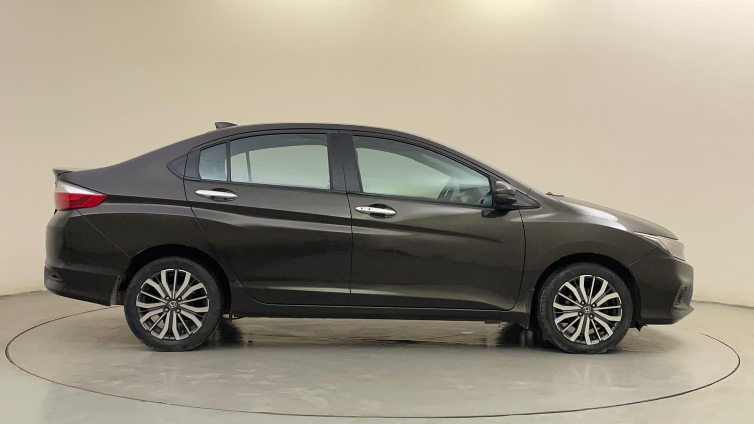 Used 2019 Honda City ZX CVT Petrol Petrol Automatic exterior RIGHT SIDE VIEW