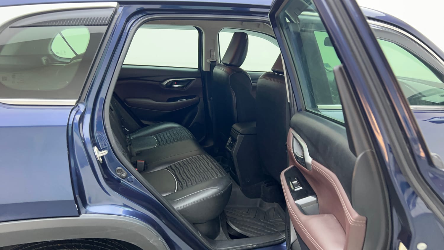 Used 2023 Maruti Suzuki Grand Vitara Zeta Smart Hybrid AT Petrol Automatic interior RIGHT SIDE REAR DOOR CABIN VIEW