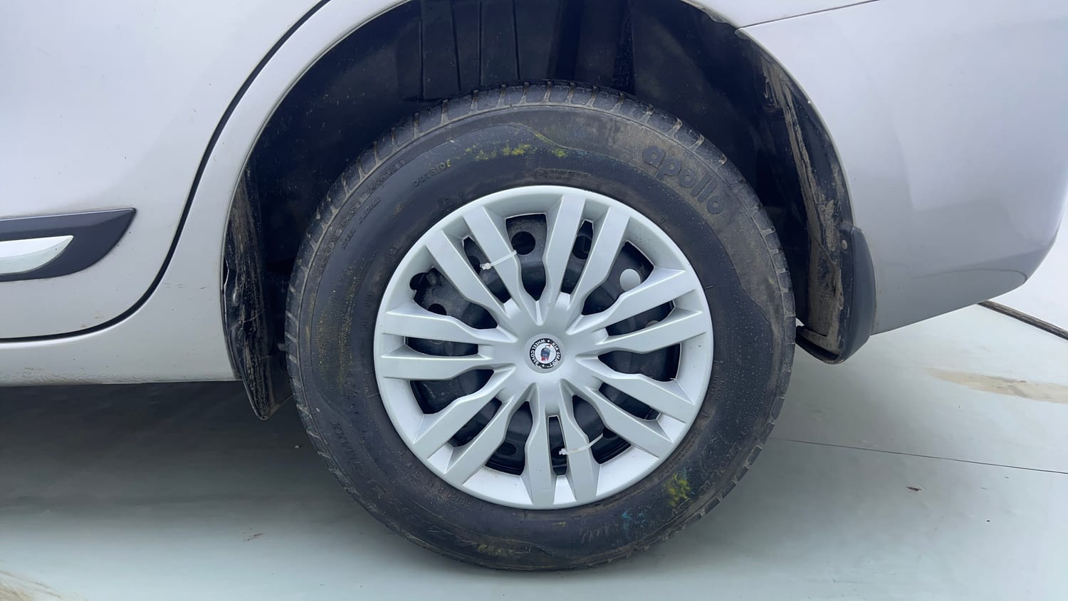 Used 2021 Maruti Suzuki Dzire VXi AGS Petrol Automatic tyres LEFT REAR TYRE RIM VIEW