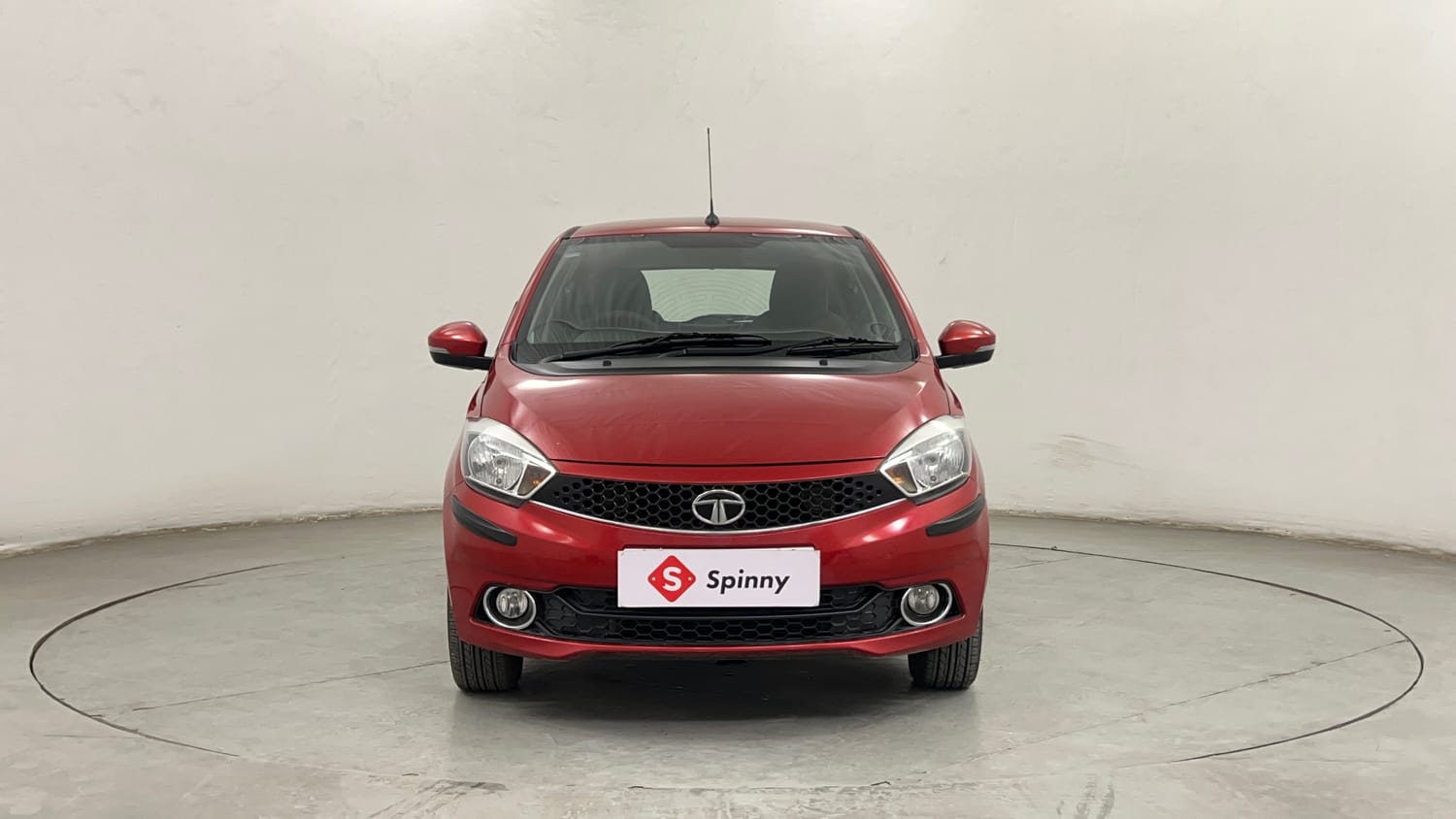 Used 2017 Tata Tiago Revotron XE (O) Petrol Manual exterior FRONT VIEW