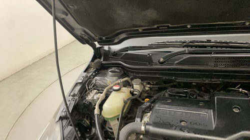 Used 2017 Maruti Suzuki S-Cross Alpha 1.3 Diesel Manual engine ENGINE RIGHT SIDE HINGE & APRON VIEW
