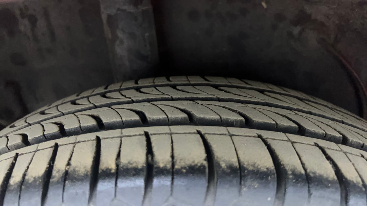 Used 2018 Maruti Suzuki Celerio VXi (O) AMT Petrol Automatic tyres RIGHT REAR TYRE TREAD VIEW