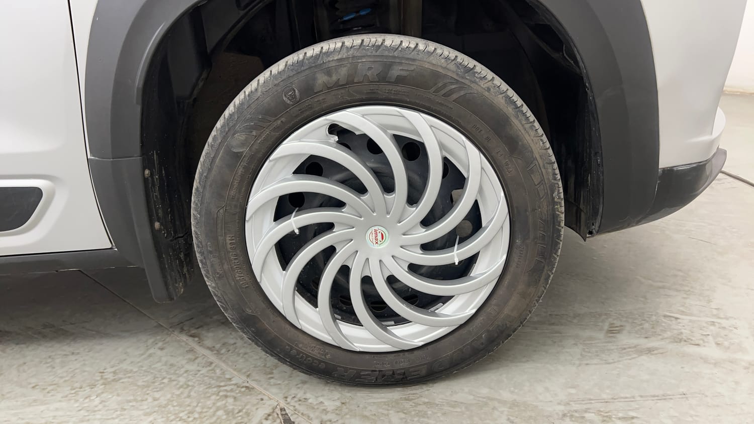 Used 2023 Renault Kiger RXE MT Petrol Manual tyres RIGHT FRONT TYRE RIM VIEW