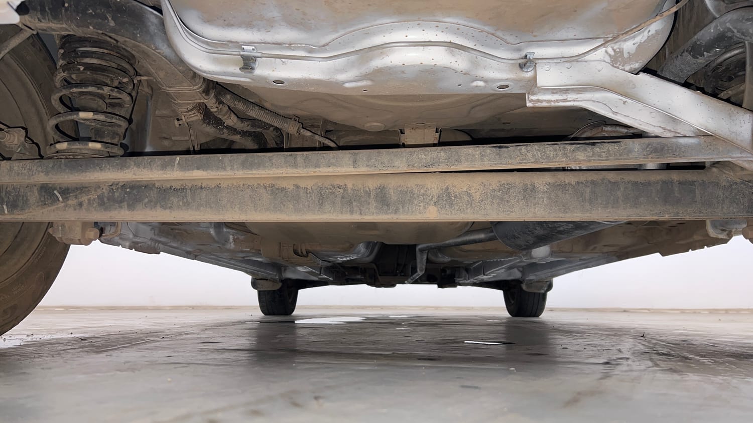 Used 2018 Hyundai Eon Era + AirBag Petrol Manual extra REAR UNDERBODY VIEW (TAKEN FROM REAR)