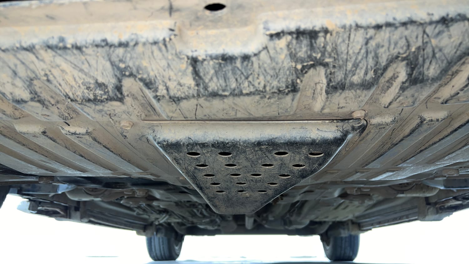 Used 2022 Tata Safari XZA Plus Diesel Automatic extra FRONT LEFT UNDERBODY VIEW