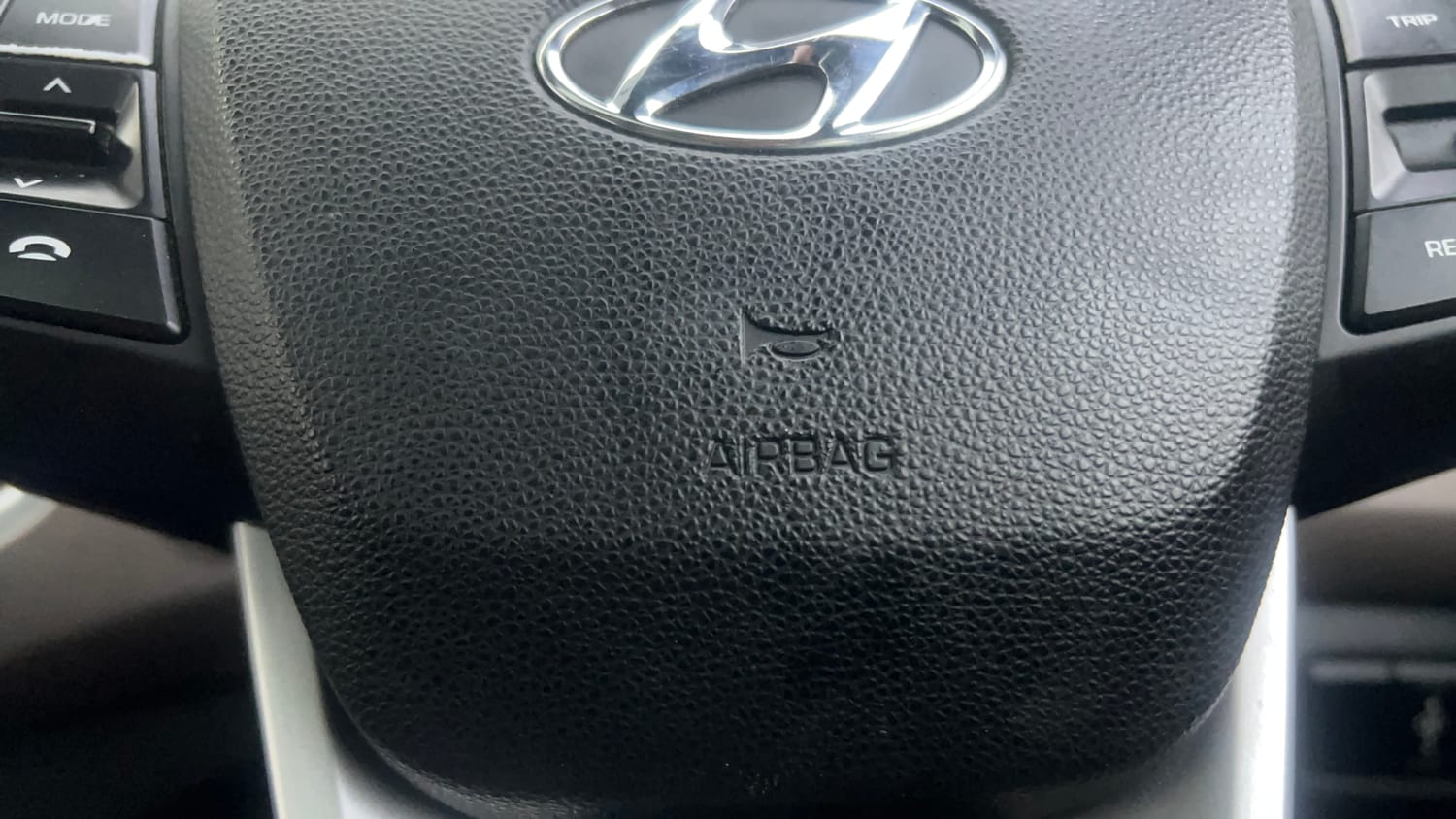 Used 2018 Hyundai Creta SX 1.6 AT Petrol Petrol Automatic top_features Airbags