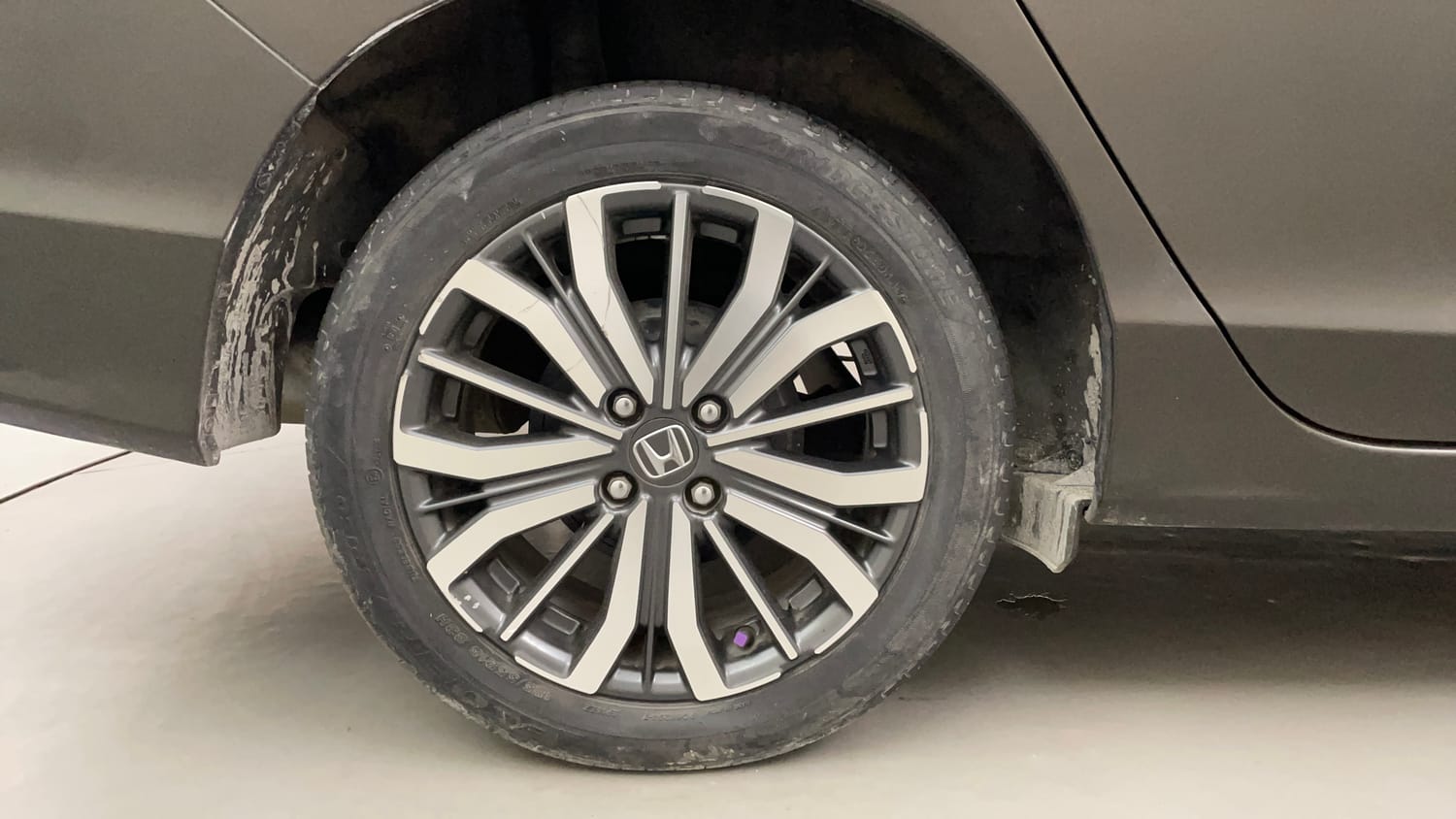 Used 2019 Honda City ZX CVT Petrol Petrol Automatic tyres RIGHT REAR TYRE RIM VIEW