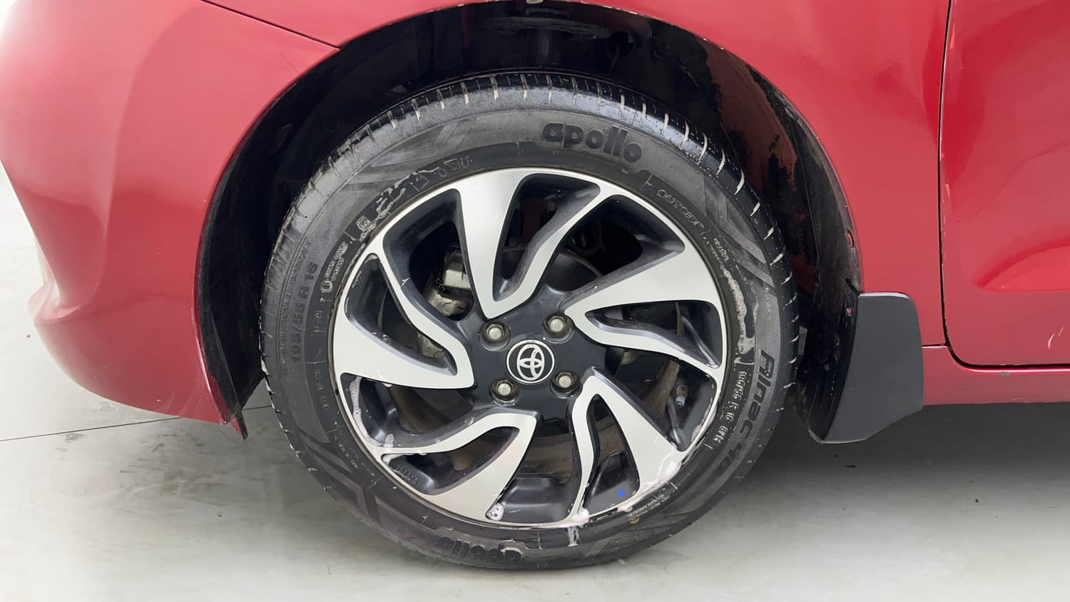 Used 2021 Toyota Glanza G CVT Petrol Automatic tyres LEFT FRONT TYRE RIM VIEW