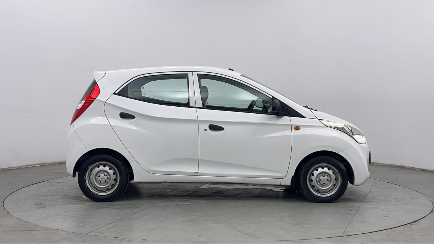 Used 2018 Hyundai Eon Era + AirBag Petrol Manual exterior RIGHT SIDE VIEW