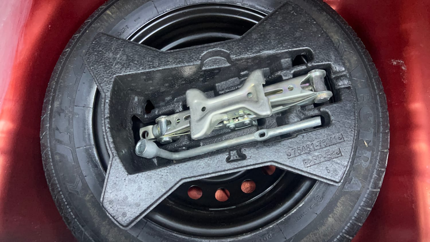 Used 2018 Maruti Suzuki Celerio VXi (O) AMT Petrol Automatic tyres SPARE TYRE VIEW
