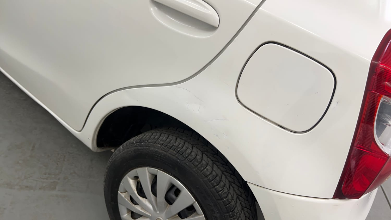 Used 2013 Toyota Etios Liva G Petrol Manual dents MINOR SCRATCH
