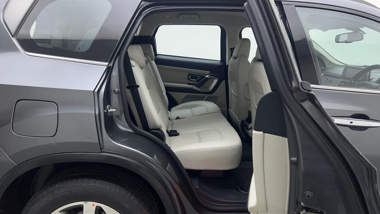 Used 2022 Tata Safari XZA Plus Diesel Automatic interior RIGHT SIDE REAR DOOR CABIN VIEW