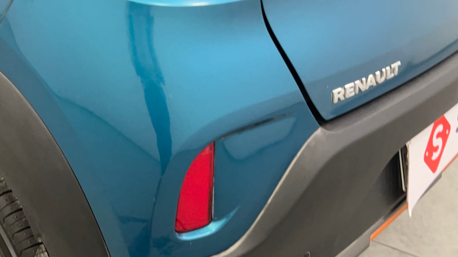 Used 2020 Renault Kwid CLIMBER 1.0 Opt Petrol Manual dents MINOR SCRATCH