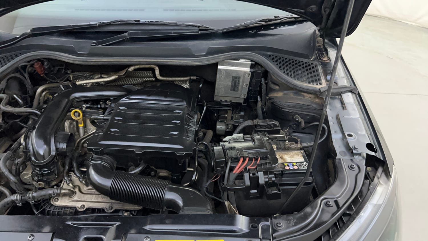 Used 2021 Skoda Rapid Style AT Petrol Automatic engine ENGINE LEFT SIDE HINGE & APRON VIEW