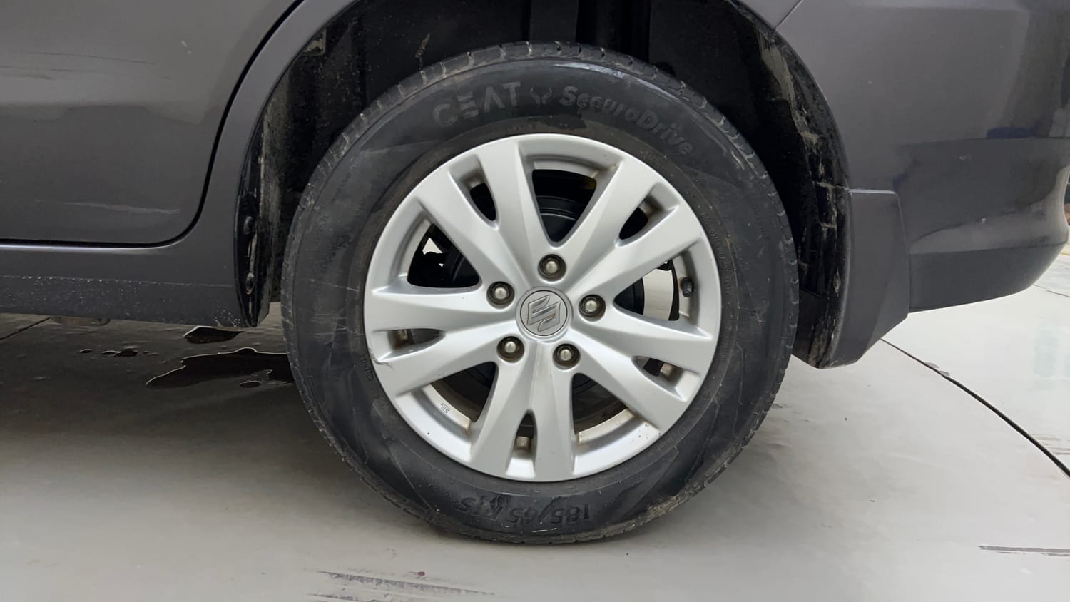 Used 2017 Maruti Suzuki Ertiga ZXI+ Petrol Manual tyres LEFT REAR TYRE RIM VIEW