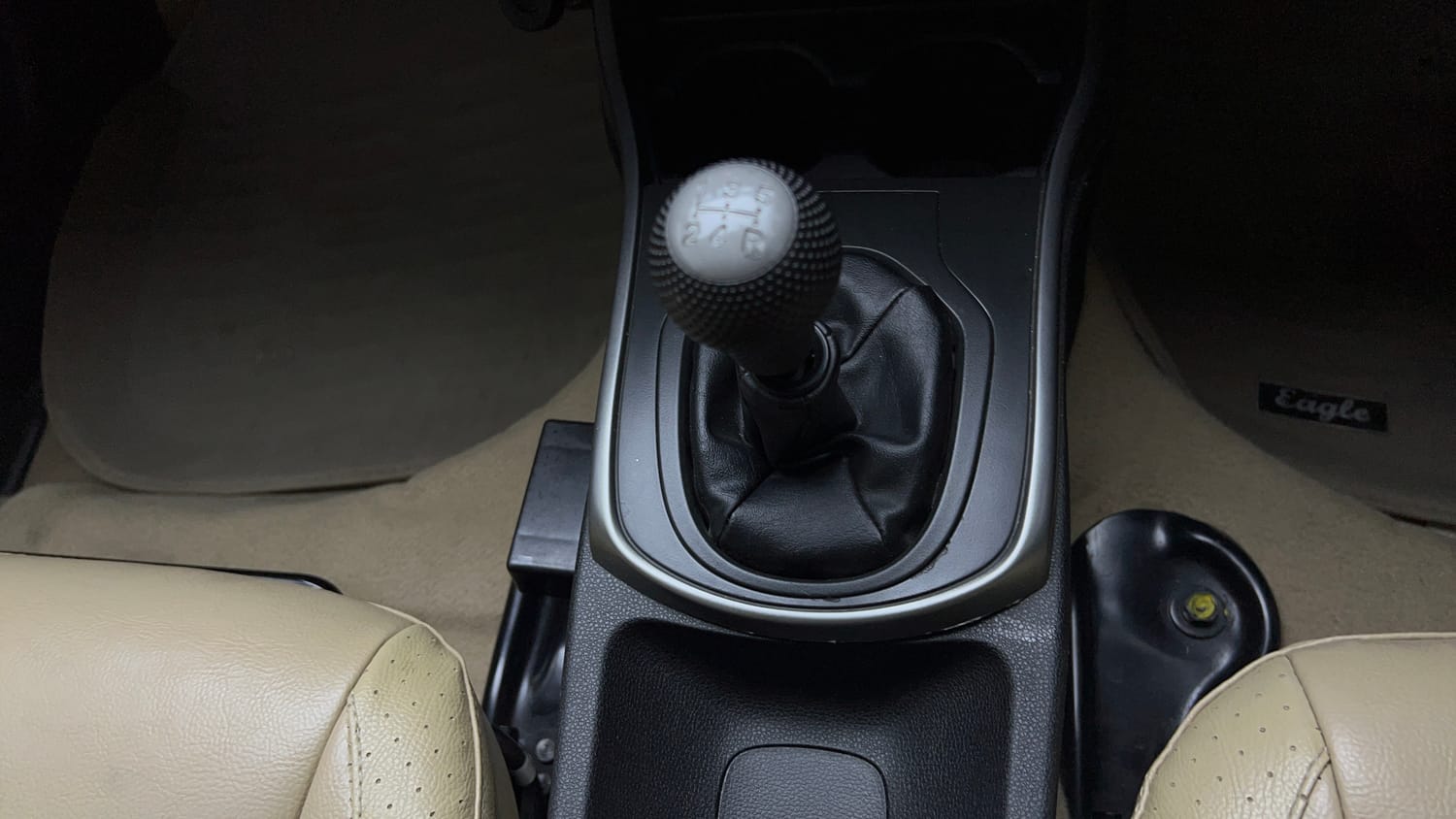 Used 2015 Honda City V Petrol Manual interior GEAR  KNOB VIEW