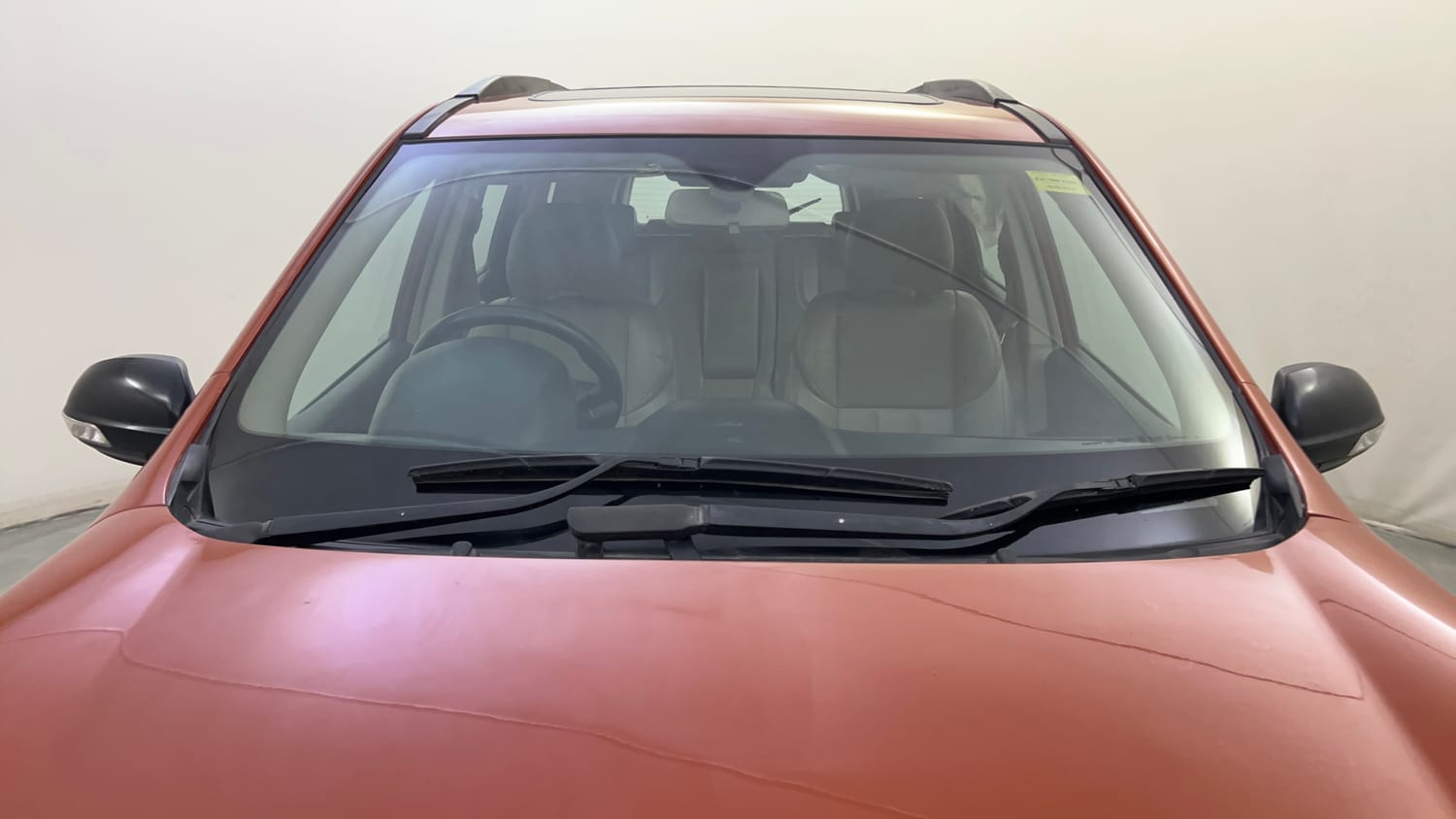 Used 2015 Mahindra XUV500 W10 Diesel Manual exterior FRONT WINDSHIELD VIEW
