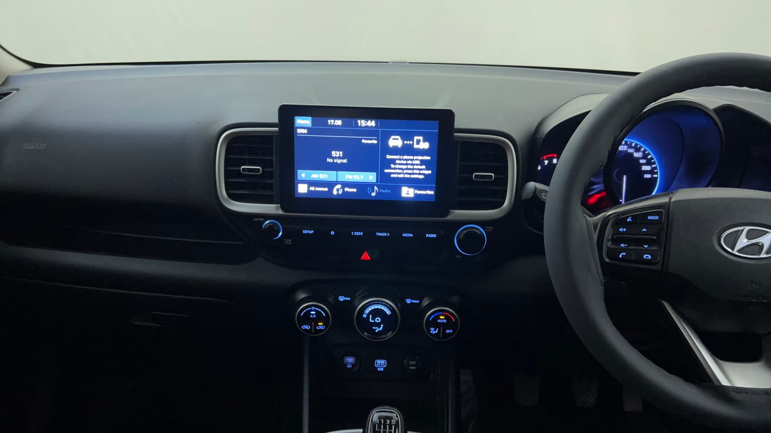 Used 2020 Hyundai Venue SX 1.0 Turbo Petrol Manual interior MUSIC SYSTEM & AC CONTROL VIEW