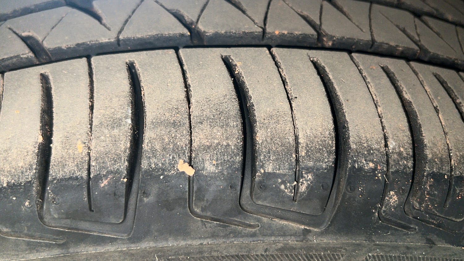 Used 2021 Maruti Suzuki Baleno Alpha Automatic Petrol Automatic tyres LEFT FRONT TYRE TREAD VIEW