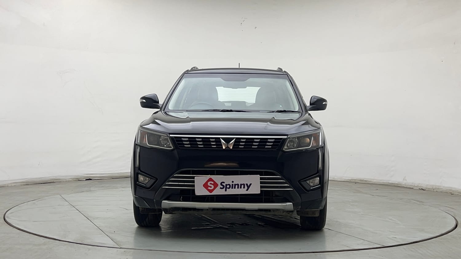 Used 2022 Mahindra XUV 300 W8 (O) 1.5 Diesel Diesel Manual exterior FRONT VIEW