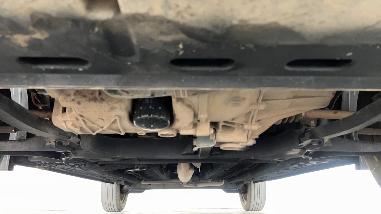 Used 2023 Renault Kiger RXE MT Petrol Manual extra FRONT LEFT UNDERBODY VIEW