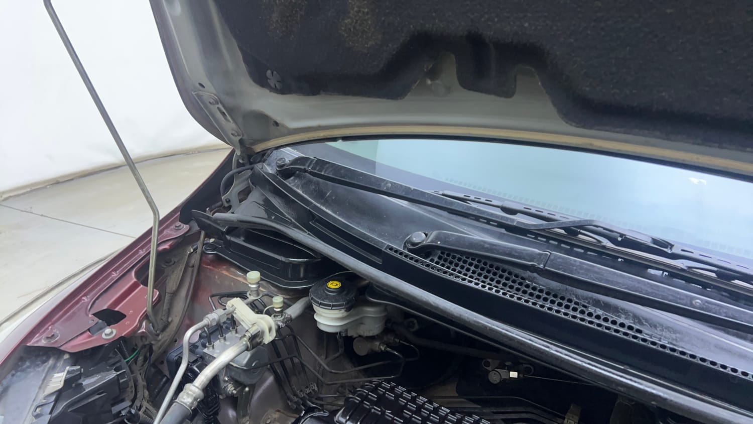 Used 2018 Honda Jazz V Petrol Petrol Manual engine ENGINE RIGHT SIDE HINGE & APRON VIEW