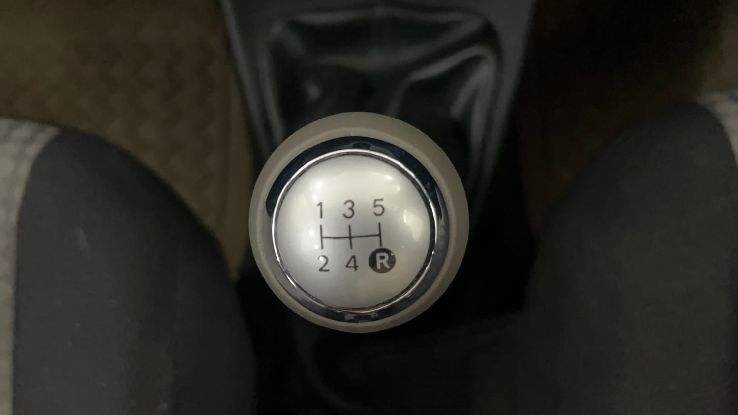 Used 2013 Toyota Etios Liva G Petrol Manual interior GEAR  KNOB VIEW