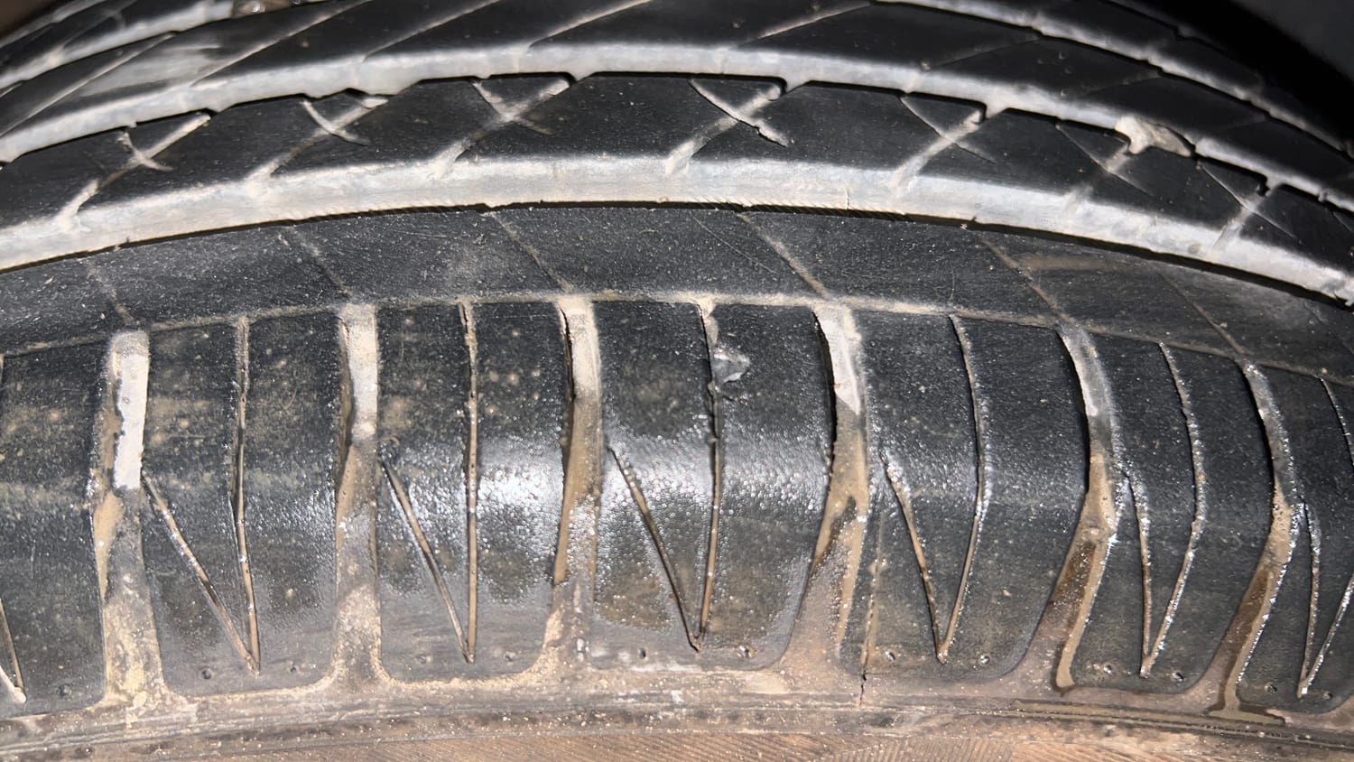 Used 2020 Hyundai Venue SX 1.0 Turbo Petrol Manual tyres RIGHT FRONT TYRE TREAD VIEW