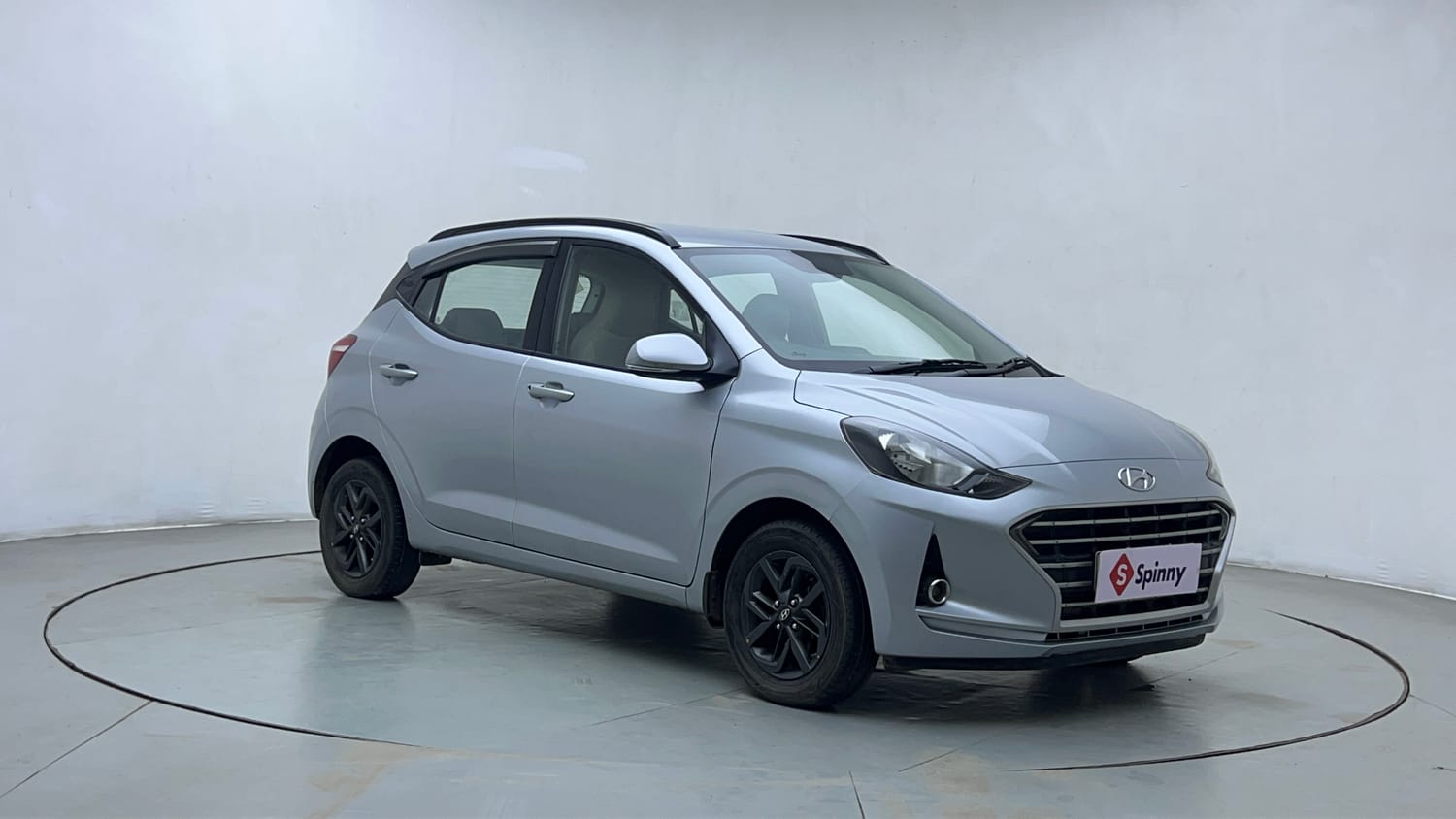 Used 2017 Maruti Suzuki Ertiga VXI CNG Cng Manual exterior RIGHT FRONT CORNER VIEW