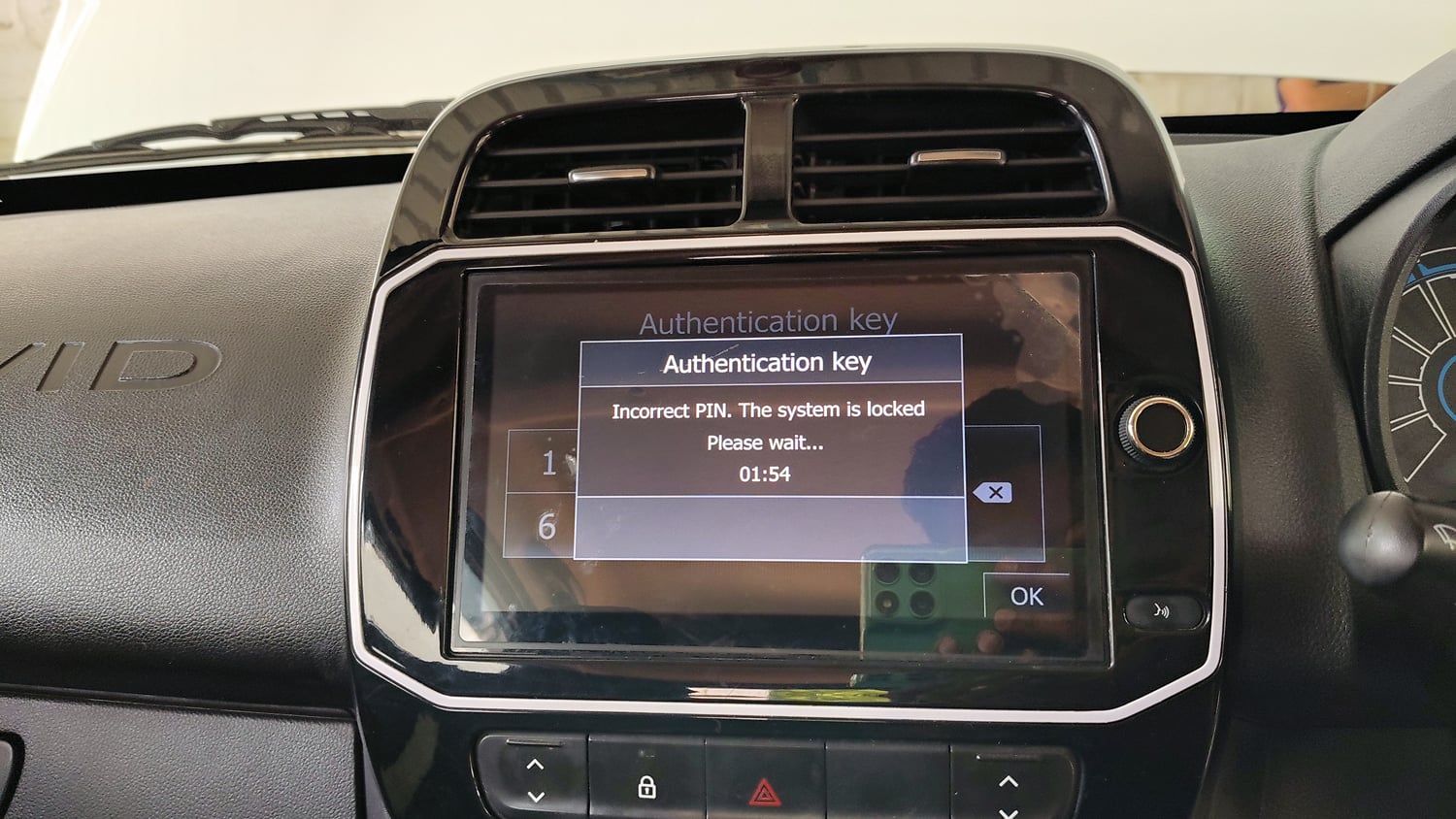 Used 2024 Renault Kwid CLIMBER 1.0 AMT Dual Tone Petrol Automatic top_features Integrated (in-dash) music system