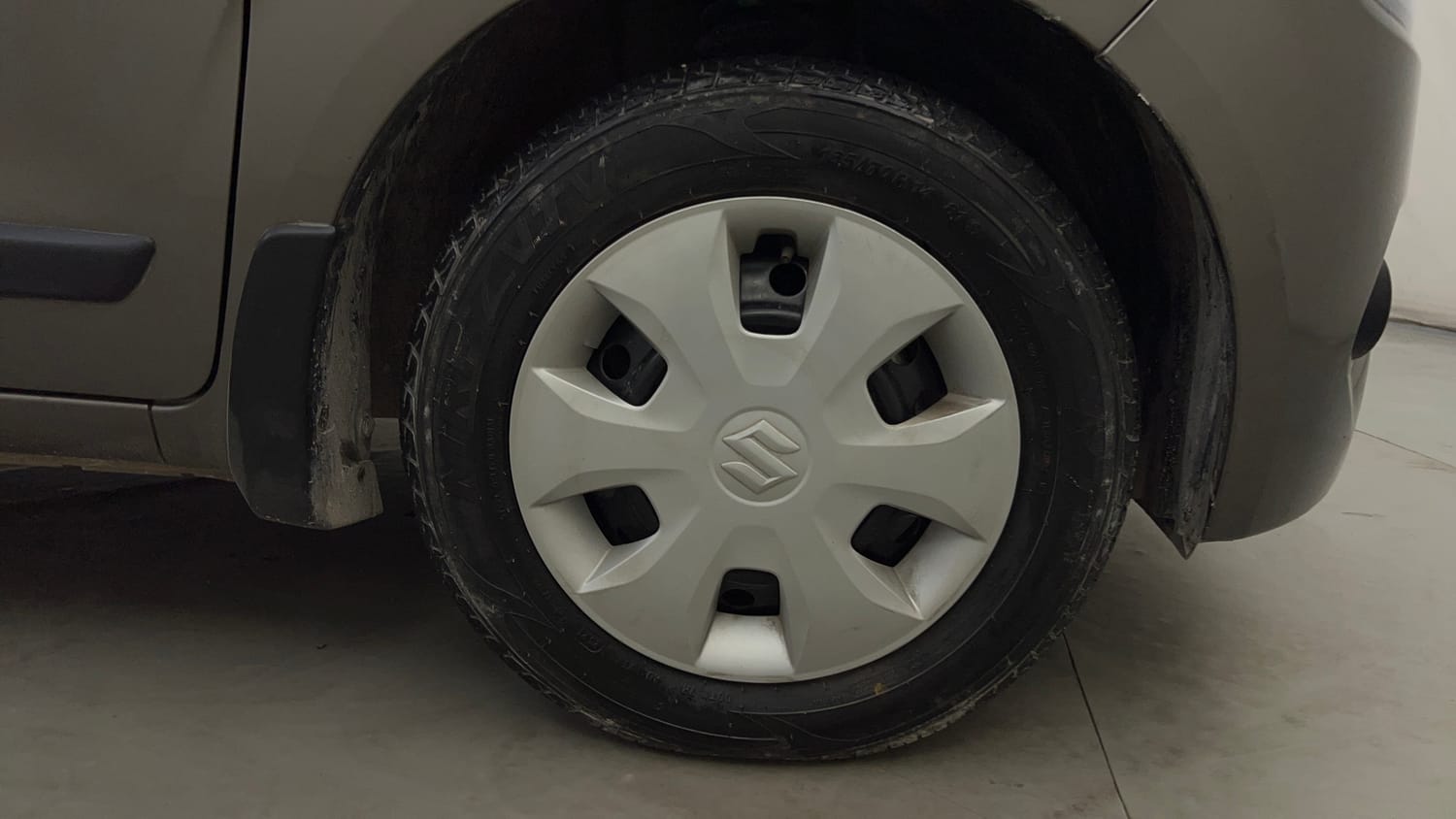 Used 2021 Maruti Suzuki Wagon R VXi (O) 1.2 Petrol Manual tyres RIGHT FRONT TYRE RIM VIEW