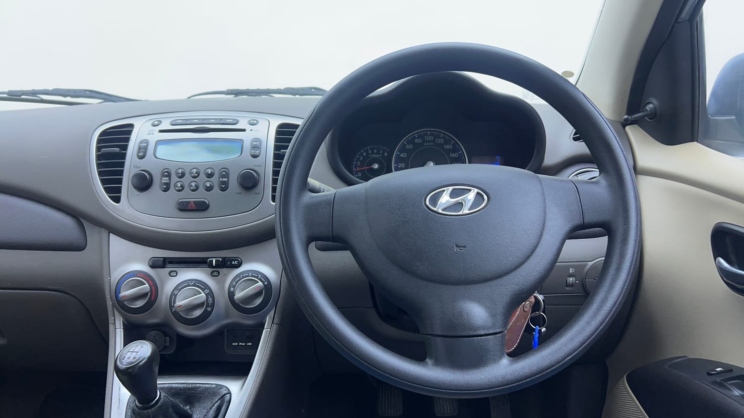 Used 2014 Hyundai i10 Sportz 1.1 iRDE2 Petrol Manual interior STEERING VIEW