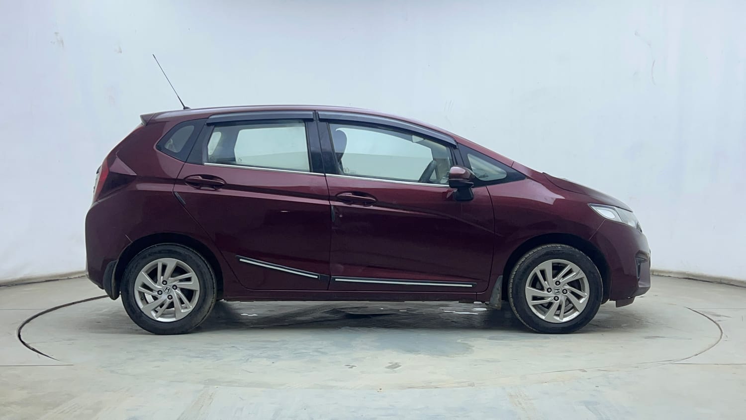 Used 2018 Honda Jazz V Petrol Petrol Manual exterior RIGHT SIDE VIEW