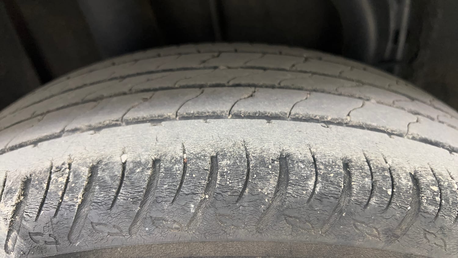 Used 2023 Renault Kiger RXE MT Petrol Manual tyres RIGHT REAR TYRE TREAD VIEW